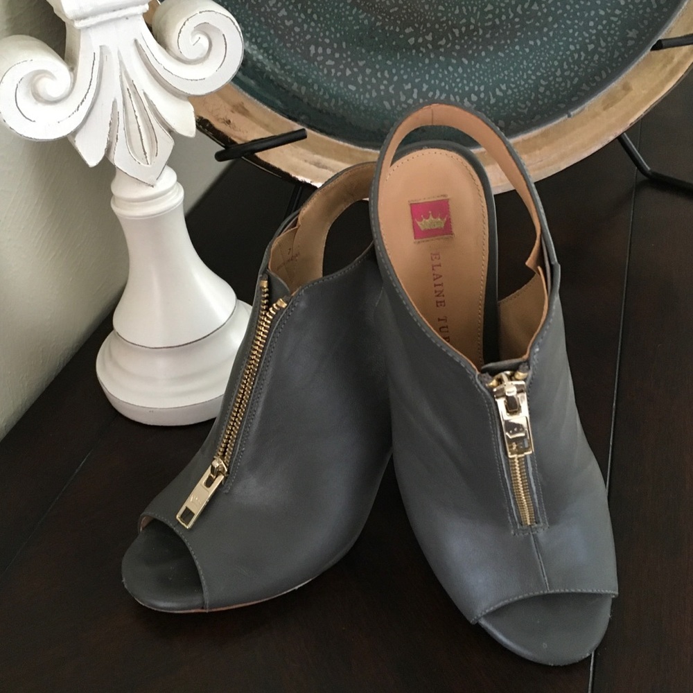 ELAINE TURNER Sz7 Peep Toe Olive Zip Sandal